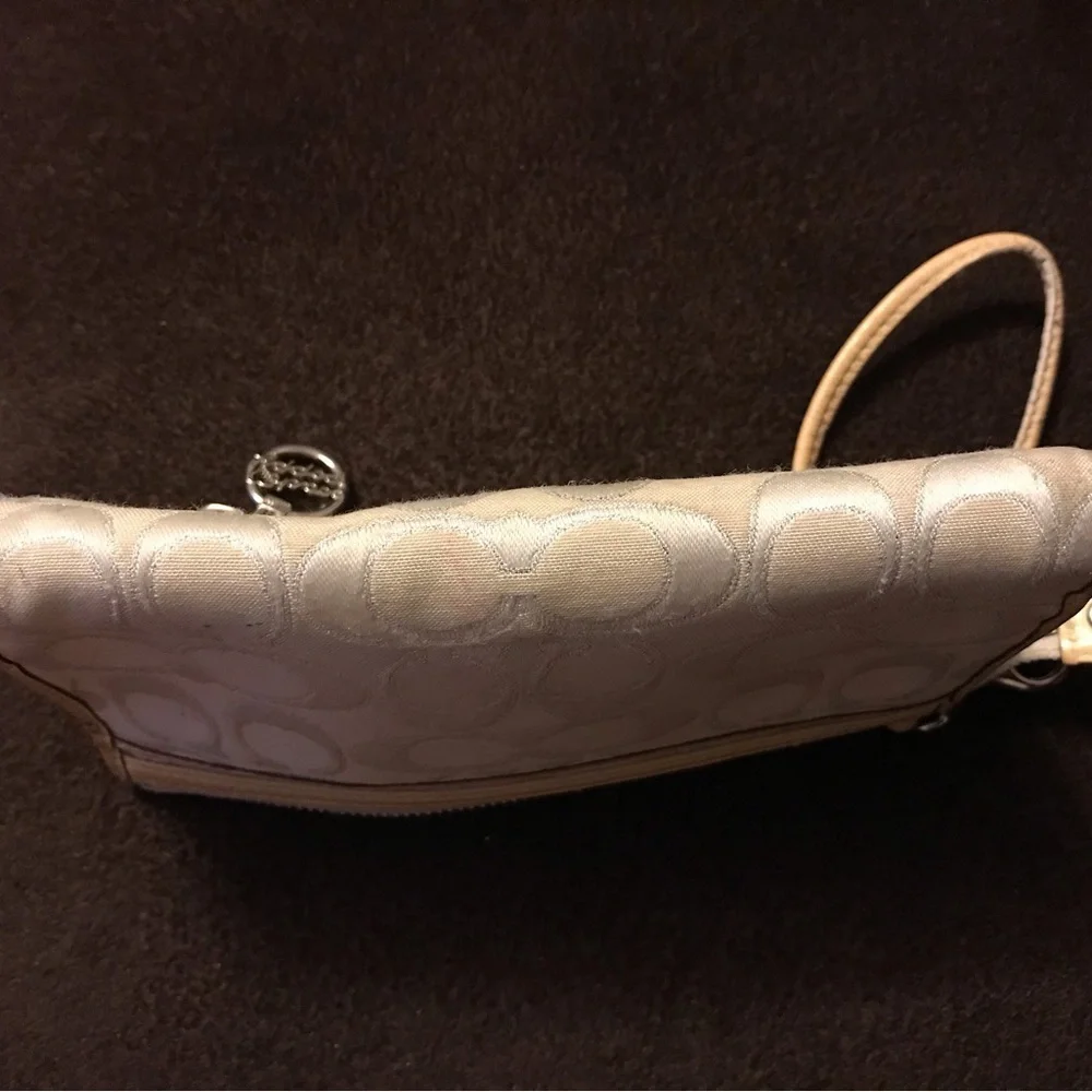 Coach Poppy Cream Wallet Wristlet